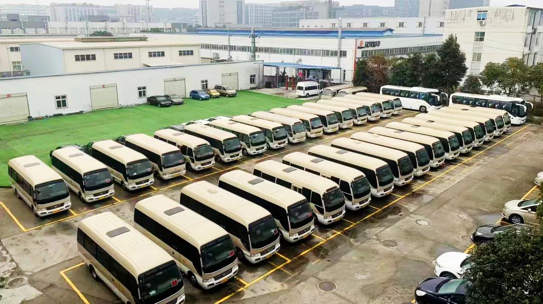 省xcsports集团礼宾车队天天“体检” 全力包管大运会用车清静