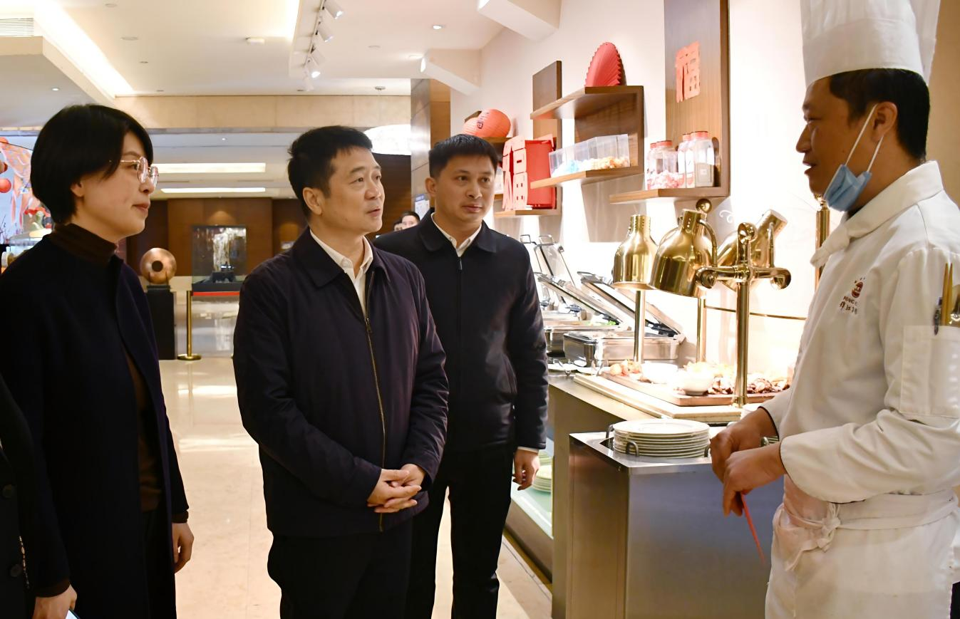 省xcsports集团向导率队开展春节前走访慰问